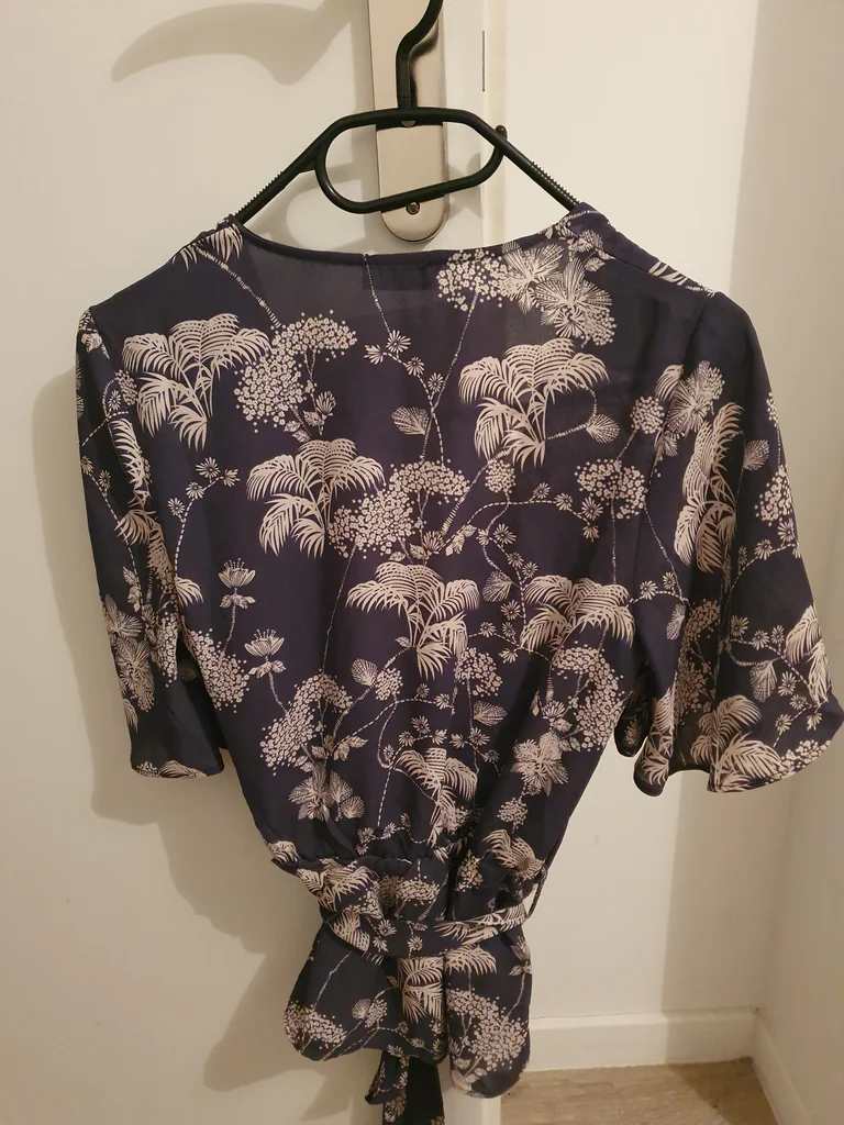 Heart Neckline Top – photo 2